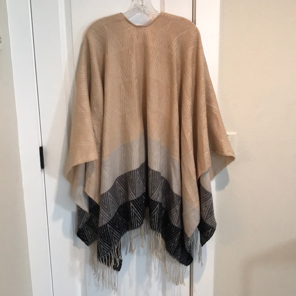 Poncho - Picture 2 of 2